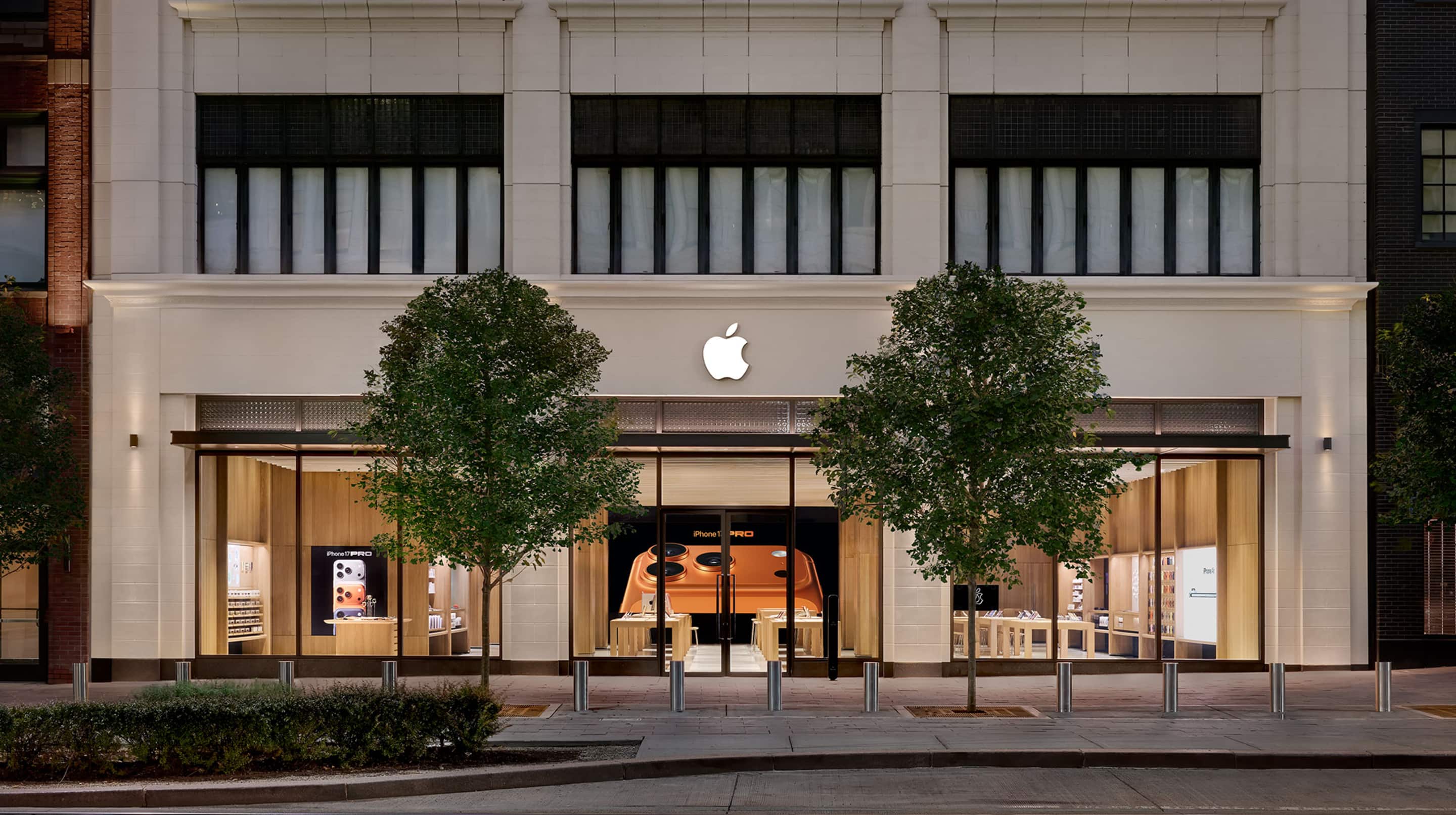 Apple opens its first store in downtown Detroit